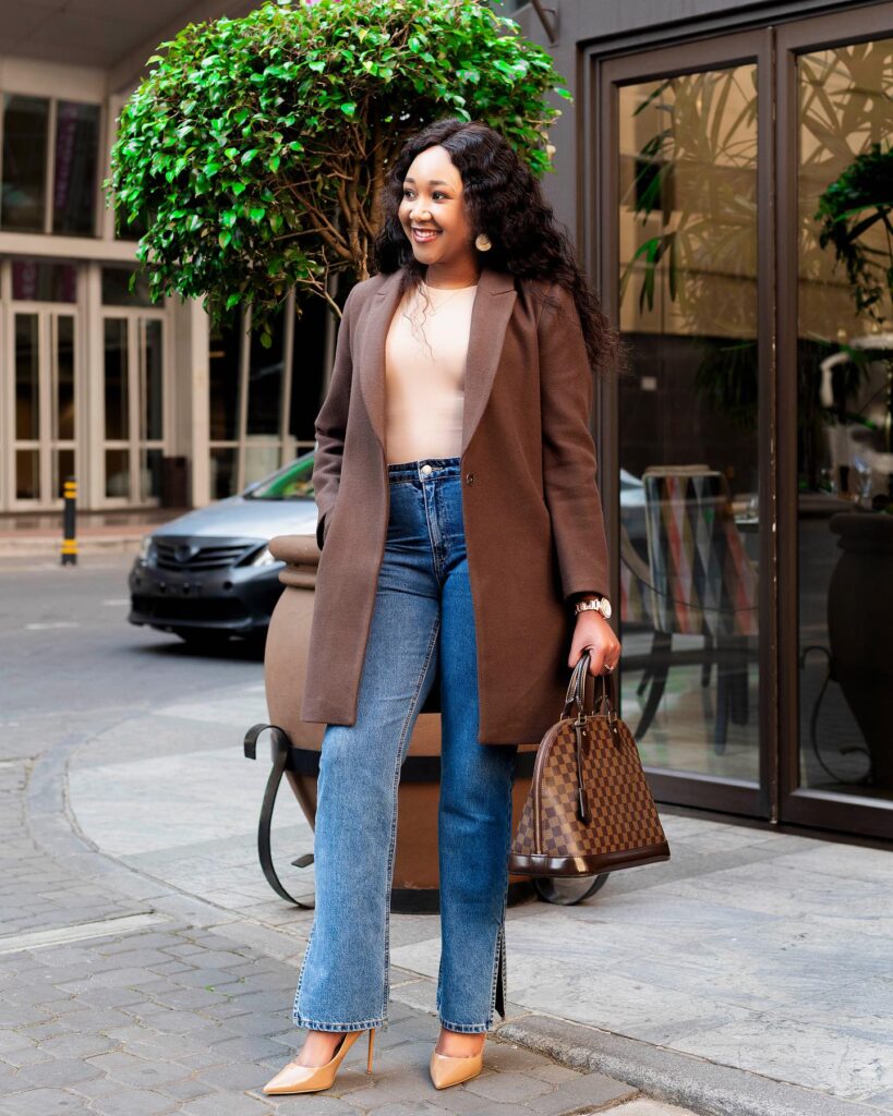 petite high waisted jeans outfits