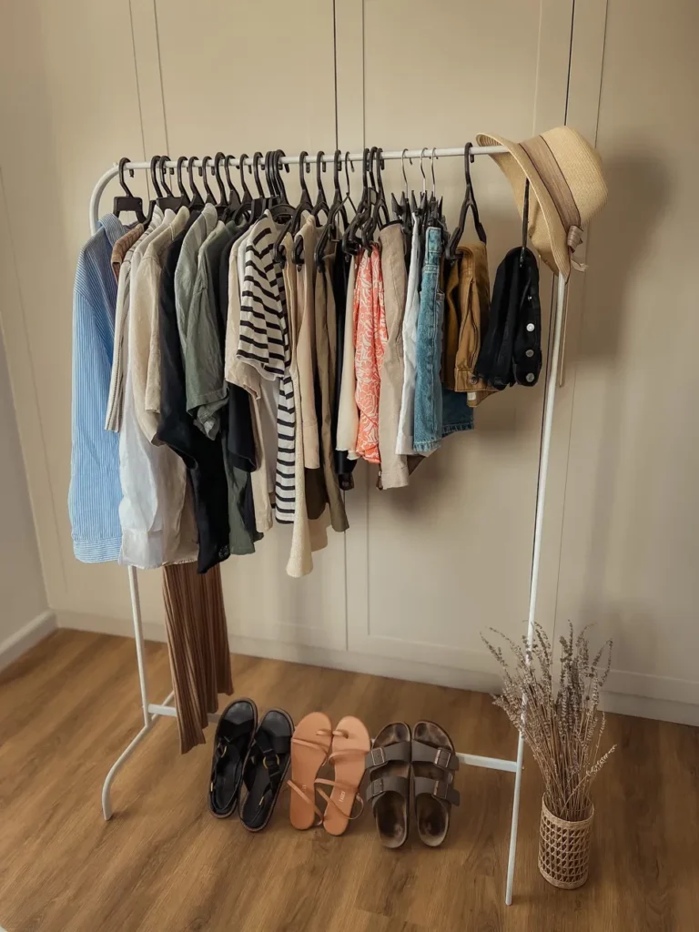minimalist wardrobe petite women